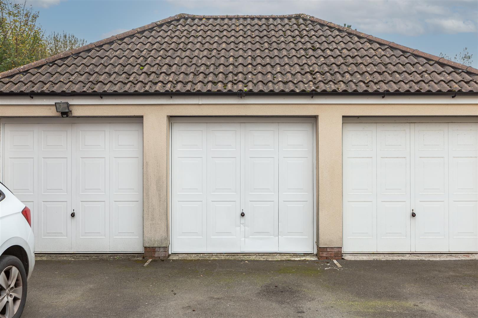 Ffordd Y Gamlas, Bynea, Llanelli, SA14 9AY